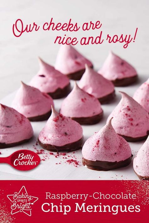 With their airy texture, pretty pink color and sweet-tangy flavor, these chocolate-dipped and raspberry-dusted meringues are true showstoppers! Raspberry Meringue Kisses, Raspberry Meringue Cookies, Meringue Recipes, Meringue Cookie, Raspberry Meringue, Raspberry Chocolate Chip, Meringue Cookie Recipe, Meringue Recipe, Raspberry Chocolate