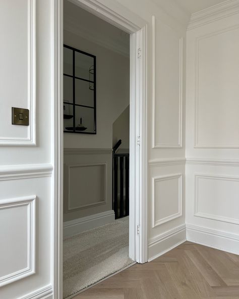 Skirting And Architrave, Wainscoting Styles, Townhouse Interior, Dressing Room Decor, Parisian Interior, Simple Living Room Decor, Dado Rail, Skirting Boards, Wall Molding