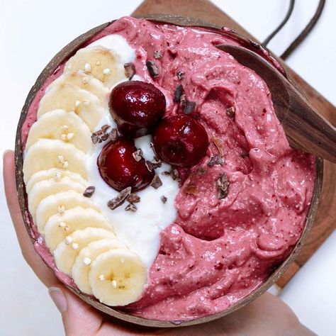 Gluten Dairy Free Breakfast, Cherry Smoothie Bowl, Cherry Breakfast, Healthy Smoothie Bowls, Veg Breakfast, Dairy Free Breakfast, Eating For Health, Refreshing Breakfast, Salad Lettuce