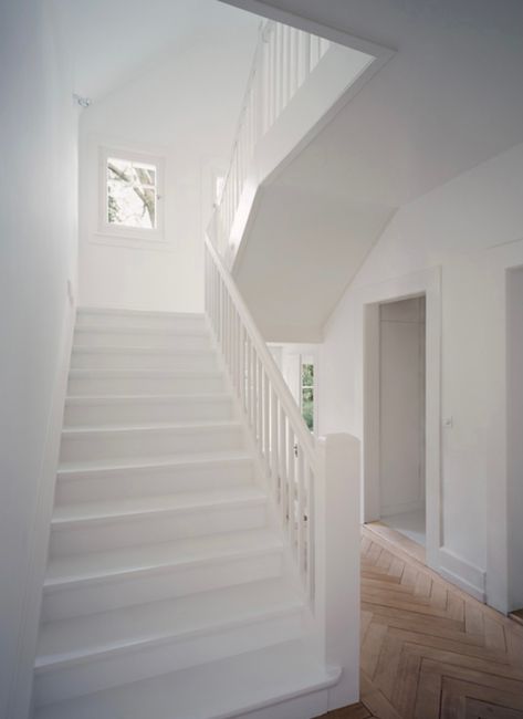 All White Staircase, All White Stairs, Gorgeous Staircase, Staircase White, Interior Stair Railing, White Staircase, White Stairs, House Staircase, Entry Stairs