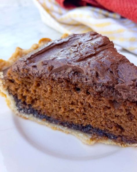 Shoofly Pie Recipe, Amish Pie, Chocolate Cake With Chocolate Frosting, Shoofly Pie, Flaky Pie Crust Recipe, Cake With Chocolate Frosting, Heritage Recipes, Caramel Pie, Homemade Chocolate Pudding