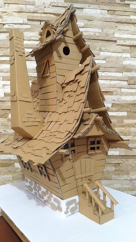 Building From Cardboard, Cardboard Diaroma, Tiny Cardboard House, Cardboard House Sculpture, Cardboard Sculpture Ideas Easy, Carbord Craft House, Diy Miniature House Cardboard, Cardboard Crafts House, Cardboard Building Model