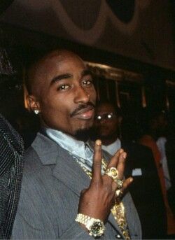 Pinterest : @ Baddiossa Hiphop Aesthetic, Tupac Poster, Tupac Photos, 2pac Videos, 90s Rappers Aesthetic, Tupac Makaveli, Tupac Wallpaper, 90s Rappers, Gangsta's Paradise