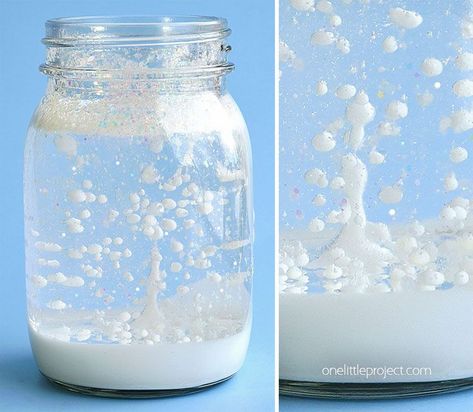 Create a snowstorm with water, baby oil, white paint, Alka-Seltzer tablets, and glitter. Combine this activity with a lesson about snowstorms and weather for a fun, snow-filled afternoon. Snow Storm In A Jar, Snowstorm In A Jar, Vetenskapliga Experiment, Winter Science Experiments, Winter Science, Cool Experiments, Science Experiments For Preschoolers, Snow Activities, Kid Experiments