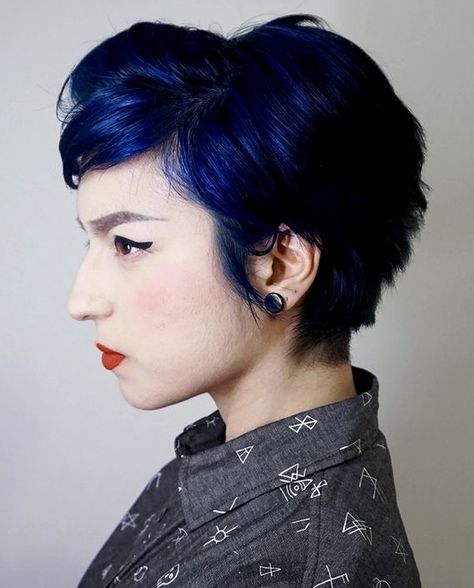 Short Blue Hair, Royal Blue Hair, Dyed Hair Blue, Dark Blue Hair, Short Dark Hair, Spring Hair Color, Short Hair Color, Penteado Cabelo Curto, Hair Color And Cut