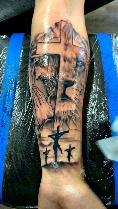 Lion Jesus Tattoo, Jesus Tattoo On Arm, Jesus Forearm Tattoo, Cruces Tattoo, Tattoo Half Sleeve, Arm Tattoos For Guys Forearm, Half Sleeve Tattoos Forearm, Inner Arm Tattoos, Half Sleeve Tattoos