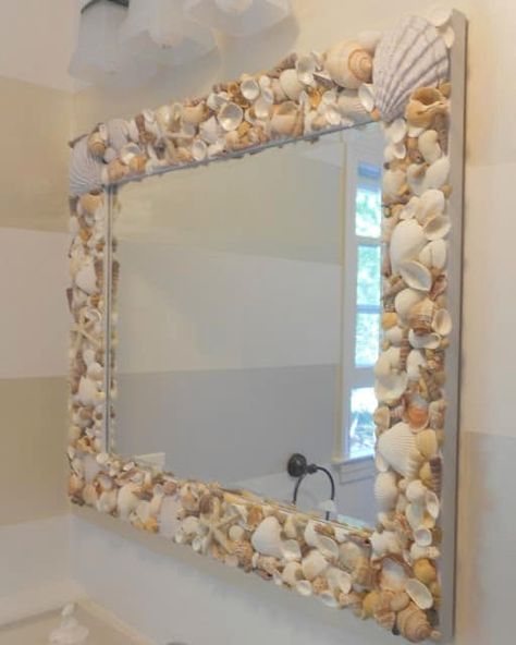 Shell Mirror Tutorial - includes a few helpful tips and sources for shells and starfish Seashell Bathroom Decor, Seashell Bathroom, Seashell Mirror, Art Coquillage, Mirror Frame Diy, Shell Mirror, Beach Theme Bathroom, Sea Shell Decor, Shell Decor