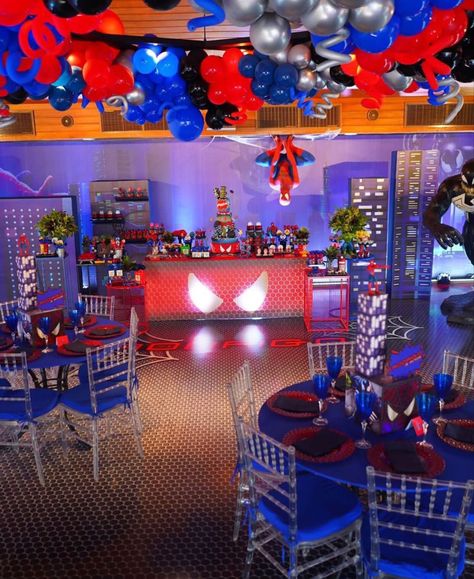 Spider Man Themed Quince, Spider Man Quince, Spiderman Quinceanera Theme, Spider Man Sweet 16, Spider Man Quinceanera, Spiderman Quinceanera, Spiderman Quince, Charlie Brown Birthday Party, Avengers Birthday Party Decorations