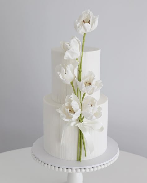 Wedding Cake Simple Elegant, Tulip Cake, Wedding Cake Options, Wedding Cake Fresh Flowers, Fondant Wedding Cakes, Wedding Cake Roses, Dream Wedding Cake, Simple Cake Designs, Beautiful Birthday Cakes