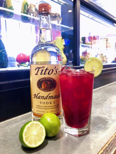 Tito Vodka Drinks, Titos And Koolaid, Drinks With Titos Vodka, Titos Vodka Drinks, Titos Vodka Recipes, Sprite Recipe, Alcoholic Recipes, Drinks Recipe, Starbucks Coffee Drinks