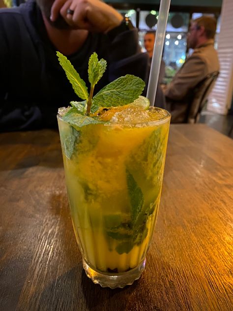 Mojito Instagram Story, Passionfruit Mojito, Poste Instagram, Mojito Bar, Drink Photography, How Its Going, Food Drink Photography, Passion Fruit, Mojito