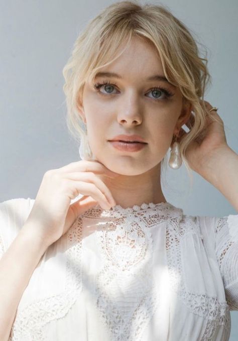 Sadie Calvano Sadie Calvano, Scary Farm, College Romance, Cindy Kimberly, Valley Of The Dolls, Golden Globe Award, Teen Vogue, Jenna Ortega, My Beauty