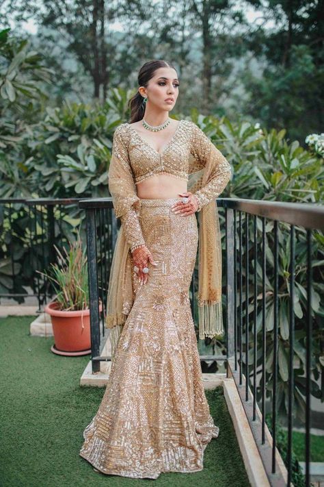 Indian Reception Outfit, Engagement Dress For Bride, Reception Outfits, Sangeet Outfit, Latest Bridal Lehenga, Reception Outfit, Wedding Lehenga Designs, Indian Bride Outfits, Cocktail Outfit