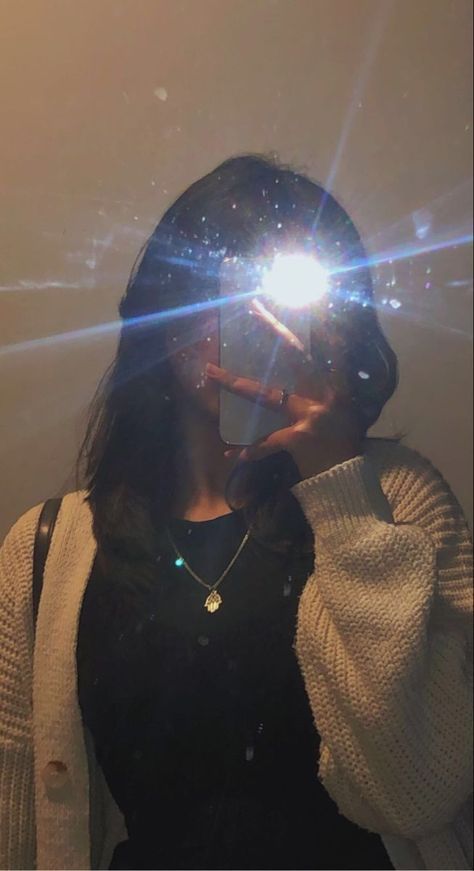 No Face Pfp Aesthetic, Aesthetic No Face Pfp, Pfp Instagram No Face, Mirror Selfie Aesthetic No Face, No Face Mirror Selfie, No Face Selfie, No Face Pfp, Pfp No Face, Face Pfp