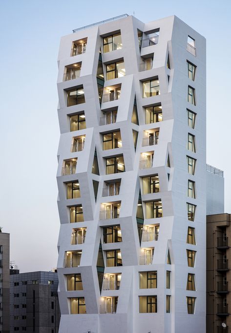 Apartment Exterior, Hospital Architecture, Story Building, Residential Building Design, Underground Homes, Architecture Building Design, Zaha Hadid Architects, Iconic Buildings, Fantasy House