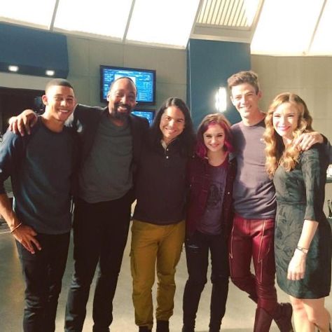 The Flash Cast, Flash Show, The Flash Season 3, Flash Funny, The Flash Grant Gustin, The Flash Season, Neat Casual Outfits, Dc Tv Shows, Danielle Panabaker