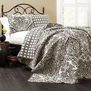 Amazon.com: Lush Decor Aubree Quilt Paisley Damask Print Pattern Reversible 3 Piece Lightweight Bedding Blanket Bedspread Set, King, Black & White : Home & Kitchen Black And White Quilts, Cotton Quilt Set, Lightweight Bedding, Bedroom Quilts, Lush Decor, White Damask, Damask Print, Bedspread Set, Bedding Stores