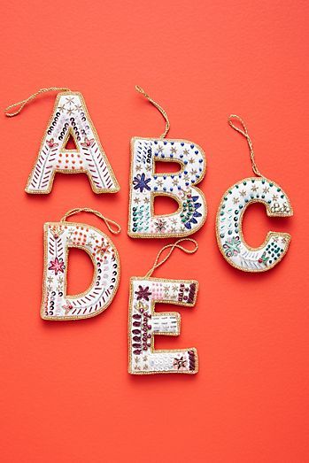 Silver Christmas Decorations, Letter Ornaments, Unique Christmas Ornaments, Floral Monogram, Silver Christmas, Felt Ornaments, Ornaments Diy, Monogram Letters, Unique Christmas