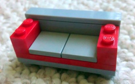 Sofa Lego Couch Ideas, Cute Lego House Ideas, Lego Simple Ideas, Lego Couch, Lego For Adults, Easy Lego Creations, Minecraft Lego, Lego Furniture, Lego Board