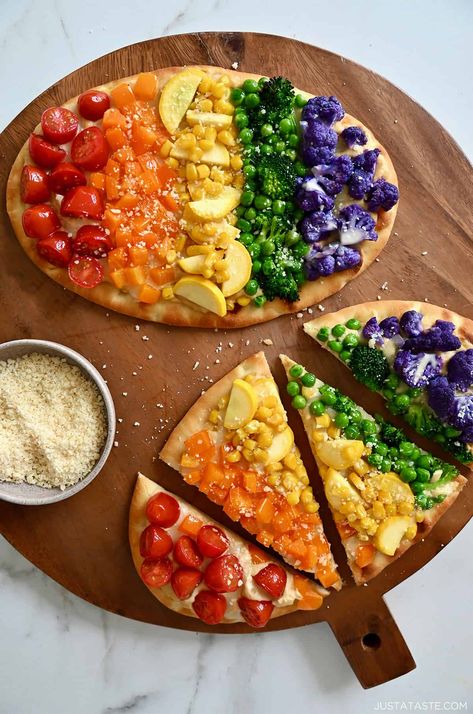 Veggie Flatbread Pizza, Veggie Flatbread, Rainbow Pizza, Flatbread Pizza Recipes, Just A Taste, Make Hummus, Veggie Pizza, Homemade Tortillas, Flatbread Pizza