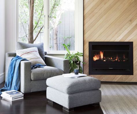 The pros and cons of heating your home with a fireplace Beach Fireplace, Flip Houses, Lobby Ideas, Homes To Love, New Zealand Houses, Plank Walls, Fireplace Remodel, A Frame House, Home Fireplace