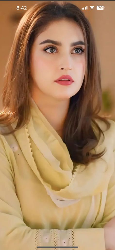 Hiba Bukhari Pics, Hiba Bukhari, Pakistani Women, Live Screen, Live Screen Wallpaper, Bridal Lehengas, Beautiful Muslim Women, Blonde Beauty, Screen Wallpaper