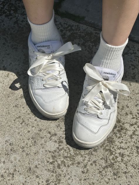 Sneaker Ribbon Laces, White Ribbon Shoes, Ribbons On Shoes, Acubi Style Shoes, Ribbon As Shoe Laces, Shoelace Aesthetic, Sneakers With Ribbon Laces, Croquette Shoes, Ribbon Laces Sneakers