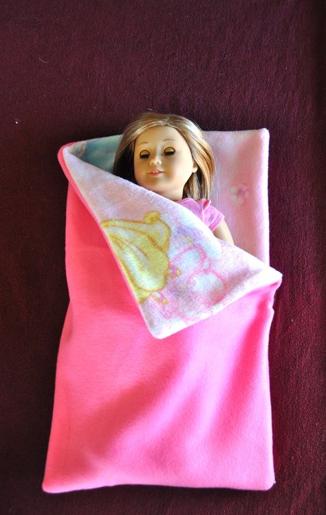 American Girl Doll Sleeping Bag DIY Sleeping Bag Diy, American Girl Doll Sleeping Bag, Diy Sleeping Bag, American Girl Outfits, Doll Sleeping Bag, American Girl Diy, American Girl Doll Diy, American Girl Accessories, American Girl Patterns