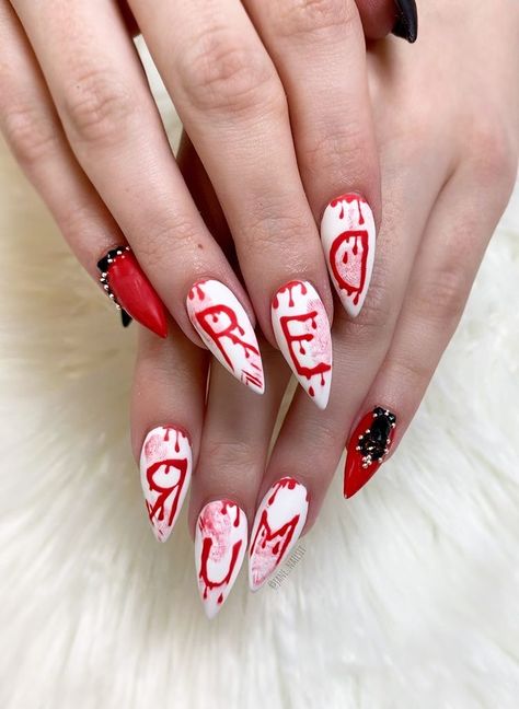 The Shining Nail Art, Horror Theme Nails, Shining Nails, The Shining Nails, Scary Halloween Nails Design, Disney Halloween Nails, Halloween Nail Colors, Scary Nails, Pumpkin Spice Nails