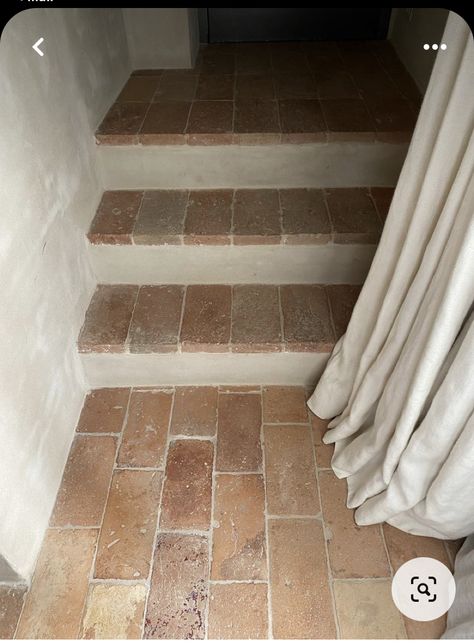 Terracotta Stairs, Tiles Steps, Wall Terracotta, Tiles Stairs, Spain House, Terracotta Floor, Terracotta Wall, Spanish Style Homes, Brick Flooring