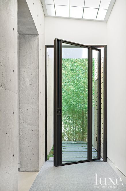 Great entry Glass Barn Doors, Door Glass Design, Door Detail, Pivot Doors, Glass Front Door, Door Glass, Luxe Interiors, Interior Design Magazine, Modern Door