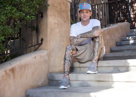 Skate Outfits, Estilo Skater, Ryan Sheckler, Tom Daley, Tony Hawk, X Games, Celebrity Lifestyle, Skating Outfits, Celebrity Dads