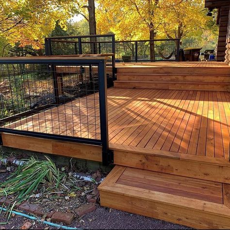 https://www.instagram.com/p/B5GJOz9A_5D/?igshid=s0gxcg3voajr Wild Hog Railing, Cottage Deck, Black Railing, Patio Railing, Deck Remodel, Deck Railing Design, Wild Hog, Cabin Exterior, Deck Designs Backyard