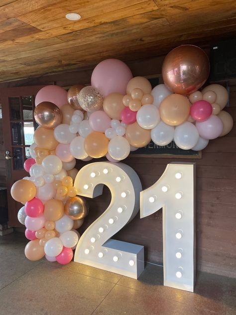 21st Balloon Garland Ideas, Balloon Garland With Numbers, 21st Balloon Garland, 21 Balloons, 21st Ideas, Bday Pics, Tiny Creatures, 21st Party, Party Hire