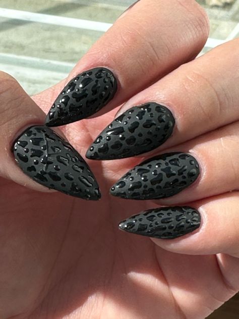 Dragon Scales Nails, Fourth Wing Nail Art, Fourth Wing Nails, Dragon Scale Nails, Dragon Nails, Dragon Wings, Nail Inspo, Nail Designs, Nail Art