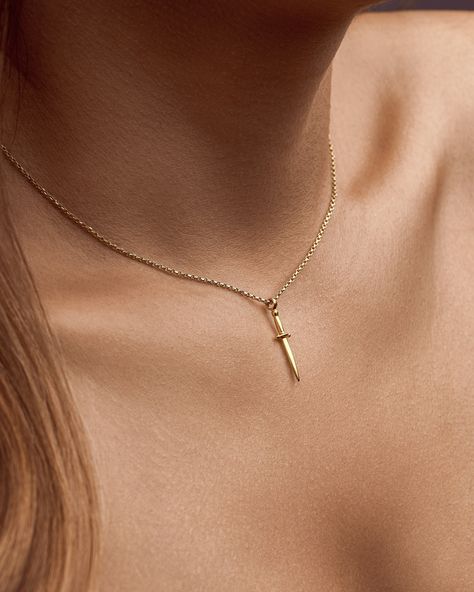 Dagger Necklace small Silver Sword Necklace Dagger Charm - Etsy Dagger Necklace, Edgy Jewelry, Dope Jewelry, Charm Necklaces, Jewelry Lookbook, Jewelry Design Necklace, Fantasy Jewelry, Sterling Silver Charm, Modern Jewelry