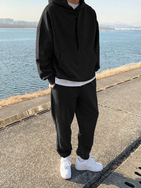 Outfit Ideas Men Hoodie, All Black Comfy Outfit Men, Outfit Ideas Hoodie Style Men, Man Fashion Style Casual, Black Hoodie Outfits Men, Casual Comfy Outfit Men, Black And White Fits Men, Outfits Men Sweatpants, Black Aesthetic Outfits Men