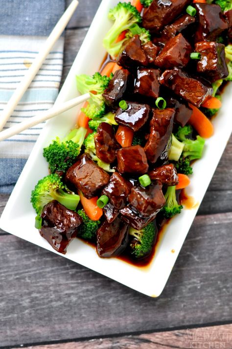 Paleo Slow Cooker Mongolian Beef Paleo Mongolian Beef, Crockpot Mongolian Beef, Paleo Beef Recipes, Paleo Slow Cooker, Mongolian Beef Recipes, Paleo Crockpot, Paleo Beef, Mongolian Beef, Easy Paleo