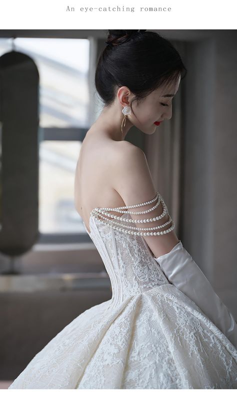 pearls Pearl Corset, Detailed Wedding Dress, Bridal Gown Ideas, Manhwa Style, White Bridal Gown, Gown Ideas, Sleeveless Skirt, Pretty Wedding Dresses, Vision Board Affirmations