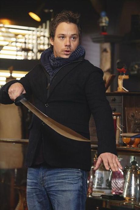 Once Upon A Time...Michael Raymond-James as Baelfire / Neal Cassidy. Ouat Neal Cassidy, Neal Cassidy Ouat, Baelfire Once Upon A Time, Neal Once Upon A Time, Ouat Baelfire, Ouat Neal, Once Upon A Time Neal, Michael Raymond James, Between Two Worlds