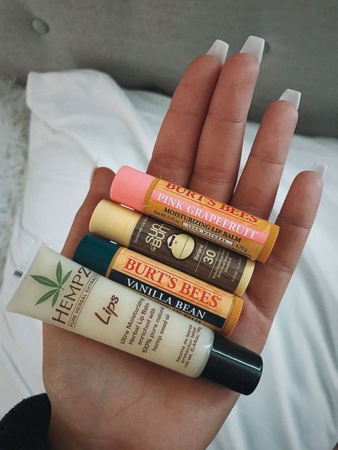 #vsco #chapstick Aloe Care, Routine Skin, Healthy Products, Smink Inspiration, Youtube Design, Zoella, Beauty Tips For Face, Moisturizing Lip Balm, Skin Products