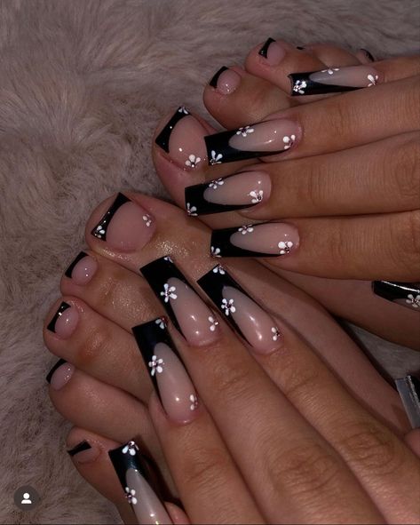 Black And White Nail, Black And White Nail Designs, Acrylic Toe Nails, Black Acrylic Nails, Easy Nails, Girly Acrylic Nails, French Acrylic Nails, Short Square Acrylic Nails, White Nail Designs