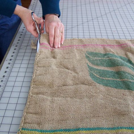 Coffee Bag Diy, Coffee Bag Crafts, Upcycle Old Clothes, Recycled Coffee Bags, Jute Bags Design, Coffee Bean Sacks, Burlap Coffee Bags, Coffee Bean Bags, Hessian Bags