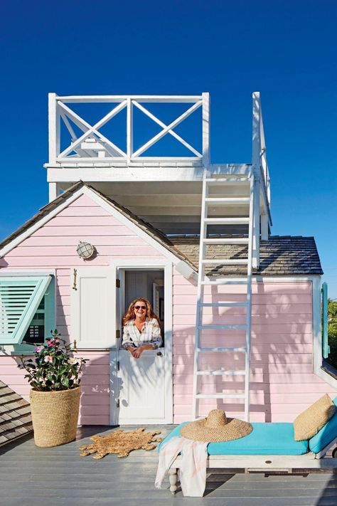 The widow's walk with an expansive view of the island. Chatterbox – Harbour Island, Bahamas Beach House Exterior Colors, Widows Walk, Cottage Exteriors, Colorful Cottage, Simple Home Decor, Beach House Exterior, Harbour Island, Cottage Exterior, Beach Homes