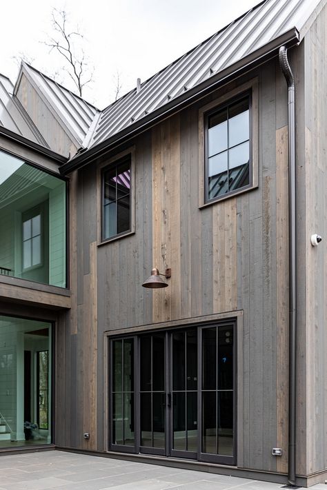 Weathered Wood Exterior, Vertical Wood Siding House Exterior, Cedar Wood Siding Exterior, Grey Cedar Siding Exterior, Horizontal Cedar Siding Exterior, Dark Cedar Siding, Modern Cedar Siding, Light Wood Siding, Wood Plank Exterior Siding