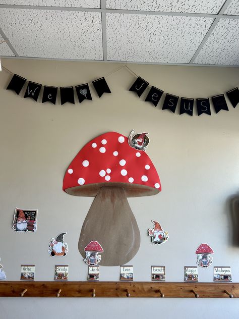 Mushroom Classroom, Nature Classroom, Mushroom Theme, Decor Classroom, Classroom Board, Theme Classroom, Mushroom Decor, Woodland Theme, Toddler Room