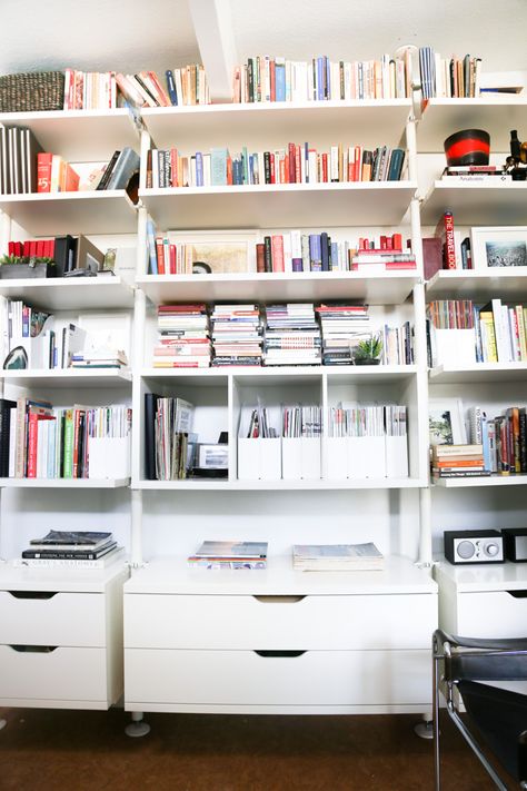 How we adapted the Ikea Stolmen closet system as office bookshelves (Ikea Hack) Ikea Track Shelving, Ikea Algot Bookshelves, Ikea Bookshelves Office, Ikea Home Office Shelving, Ikea Elvarli Bookshelf, Elvarli Bookshelf, Wall Of Ikea Bookshelves, Diy Shelving System, Ikea Shelving Ideas