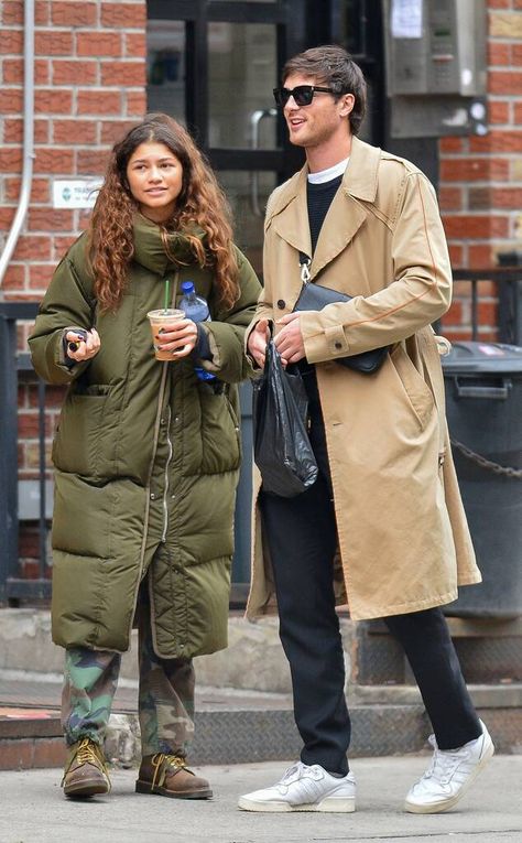 Zendaya & Jacob Elordi from The Big Picture: Today's Hot Photos Spotted! The rumored couple and Euphoria actors are spotted out and about in NYC sharing smiles and good conversation. Zendaya And Jacob Elordi, Zendaya Street Style, Estilo Zendaya, Zendaya Outfits, Jacob Elordi, Zendaya Style, Mens Trendy Outfits, Zendaya Coleman, Tomboy Fashion