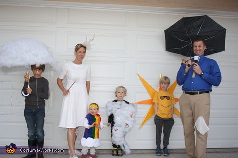 Halloween Costumes Cold Weather, Science Costumes, Zombie Couple Costume, Rain Costume, Disney Family Costumes, Cloud Costume, Creative Halloween Costumes Diy, Clever Halloween Costumes, Rain Cloud