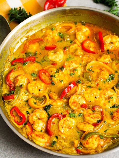 Easy Jamaican Curry Shrimp - Sims Home Kitchen Curry Shrimp Jamaican, Shrimp Curry Recipe, Sims Home, Coconut Curry Shrimp, Shrimp Curry, Jamaican Curry, Jamaican Dishes, Prawn Curry, Curry Shrimp